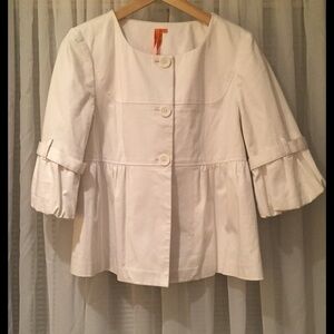 🎉HP🎉 BCBGeneration White Bell Sleeve Jacket